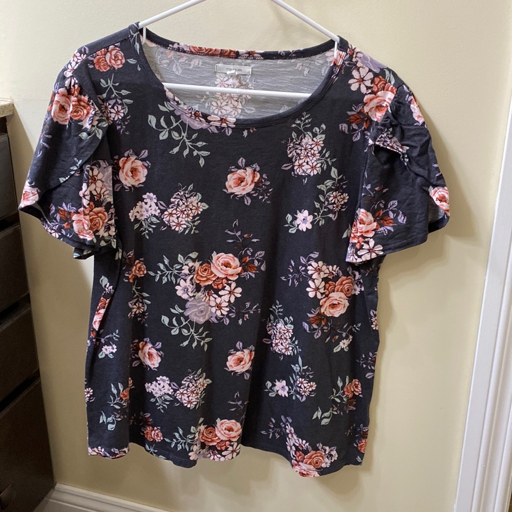 Maurice’s tulip sleeve tshirt